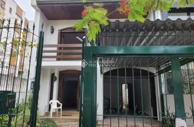 Casa com 5 quartos à venda na rua felipe de oliveira, 596, petrópolis, porto alegre, 400 m2 por r$ 1.990.000