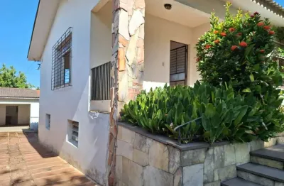 Casa com 2 quartos à venda na rua nigéria, 72, vila ipiranga, porto alegre, 115 m2 por r$ 610.000