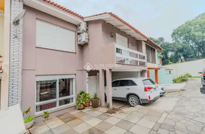 Casa em condomínio fechado com 4 quartos à venda na rua martim afonso, 115, santo antônio, porto alegre, 240 m2 por r$ 890.000