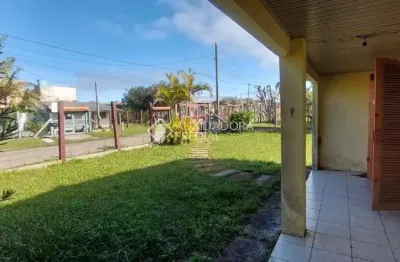 Casa com 2 quartos à venda na santa cruz, 632, praia do magistério, balneário pinhal, 62 m2 por r$ 210.000