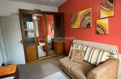 Apartamento com 2 quartos à venda na rua tiradentes, 318, independência, porto alegre, 74 m2 por r$ 300.000