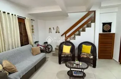 Casa com 3 quartos à venda na rio da várzea, 1648, centro, xangri-lá, 100 m2 por r$ 710.000
