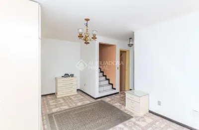 Casa em condomínio fechado com 3 quartos à venda na rua doutor sinval saldanha, 171, bom jesus, porto alegre, 216 m2 por r$ 649.000