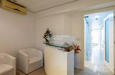 Sala comercial à venda na rua felipe camarão, 632, rio branco, porto alegre, 35 m2 por r$ 141.000