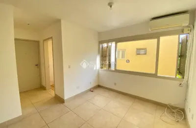 Kitnet / stúdio à venda na travessa tuyuty, 53, centro histórico, porto alegre, 31 m2 por r$ 180.000