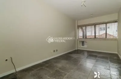 Sala comercial à venda na rua tomaz flores, 95, independência, porto alegre, 27 m2 por r$ 98.000