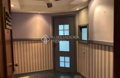 Sala comercial à venda na avenida carlos gomes, 403, auxiliadora, porto alegre, 35 m2 por r$ 170.000