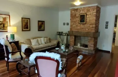 Casa com 3 quartos à venda na rua doutor joão simplício alves de carvalho, 515, vila ipiranga, porto alegre, 330 m2 por r$ 1.700.000