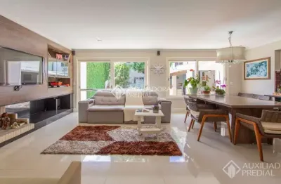 Casa com 3 quartos à venda na rua paulo setúbal, 107, passo da areia, porto alegre, 236 m2 por r$ 1.450.000