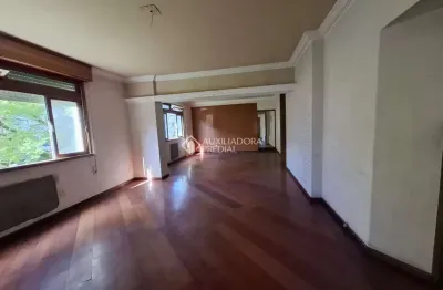 Apartamento com 4 quartos à venda na Avenida Independência, 901, Independência, Porto Alegre, 183 m2 por R$ 646.000