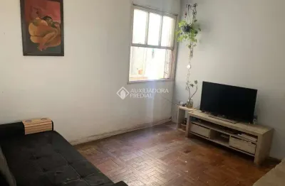 Apartamento com 2 quartos à venda na rua santa cecília, 1642, santa cecília, porto alegre, 64 m2 por r$ 299.000