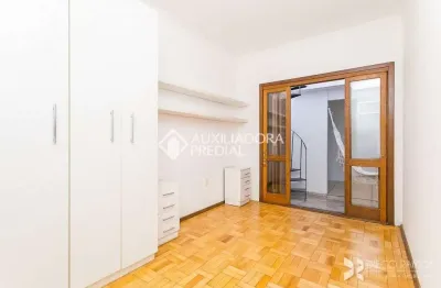 Apartamento com 2 quartos à venda na rua miguel tostes, 887, rio branco, porto alegre, 60 m2 por r$ 370.000