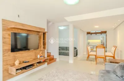 Casa em condomínio fechado com 3 quartos à venda na rua paraguá, 60, vila assunção, porto alegre, 162 m2 por r$ 910.000