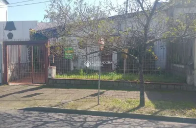 Casa à venda na avenida grécia, 626, passo da areia, porto alegre, 240 m2 por r$ 499.000