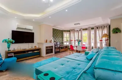 Casa com 3 quartos à venda na rua maestro salvador campanella, 495, jardim itu sabará, porto alegre, 256 m2 por r$ 1.500.000