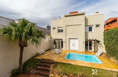 Casa com 5 quartos à venda na rua araruama, 785, vila jardim, porto alegre, 380 m2 por r$ 2.890.000