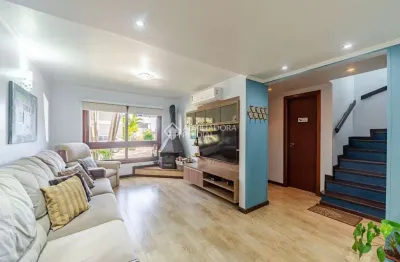 Casa em condomínio fechado com 4 quartos à venda na rua doutor pereira neto, 2057, tristeza, porto alegre, 179 m2 por r$ 995.000
