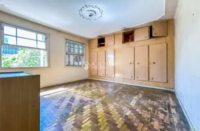 Apartamento com 2 quartos à venda na rua ramiro barcelos, 2411, santana, porto alegre, 103 m2 por r$ 266.000