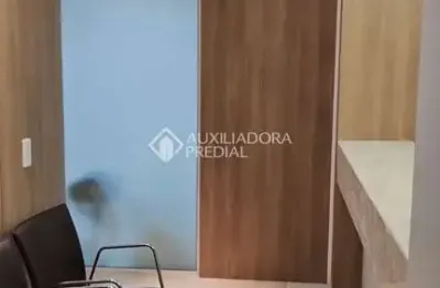 Sala comercial à venda na rua marquês do pombal, 783, moinhos de vento, porto alegre, 49 m2 por r$ 420.000