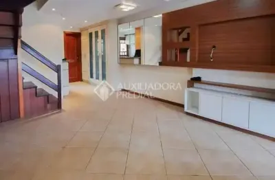 Casa em condomínio fechado com 3 quartos à venda na avenida juca batista, 1458, cavalhada, porto alegre, 98 m2 por r$ 430.000