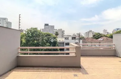 Casa com 4 quartos à venda na rua visconde do rio branco, 747, floresta, porto alegre, 309 m2 por r$ 2.000.000