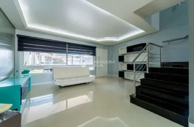 Casa em condomínio fechado com 3 quartos à venda na rua ruy cheuiche ferreira, 40, jardim itu sabará, porto alegre, 269 m2 por r$ 890.000