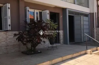 Casa com 4 quartos à venda na rua das caravelas, 360, vila ipiranga, porto alegre, 208 m2 por r$ 850.000