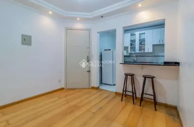 Apartamento com 2 quartos à venda na rua duque de caxias, 1379, centro histórico, porto alegre, 48 m2 por r$ 298.000