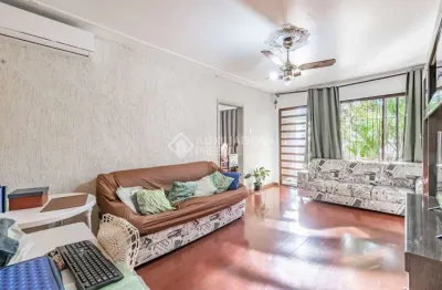 Casa com 3 quartos à venda na rua tobias barreto, 552, partenon, porto alegre, 164 m2 por r$ 470.000