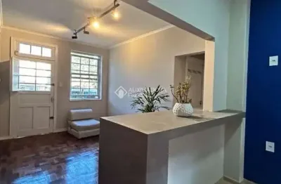Apartamento com 2 quartos à venda na rua itacolomi, 25, passo da areia, porto alegre, 51 m2 por r$ 300.000