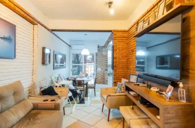 Casa em condomínio fechado com 3 quartos à venda na rua marcílio dias, 1244, menino deus, porto alegre, 137 m2 por r$ 490.000