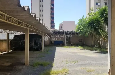 Prédio à venda na rua barão do triunfo, 78, menino deus, porto alegre, 500 m2 por r$ 3.040.000