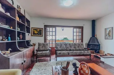 Casa com 3 quartos à venda na rua general jonathas borges fortes, 651, glória, porto alegre, 300 m2 por r$ 630.000