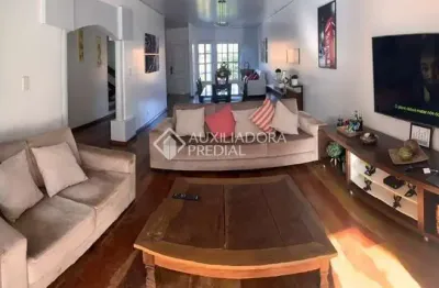 Casa em condomínio fechado com 4 quartos à venda na rua professor antônio josé remião, 15, espírito santo, porto alegre, 300 m2 por r$ 788.000