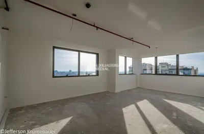 Sala comercial à venda na avenida independência, 1183, independência, porto alegre, 45 m2 por r$ 586.000