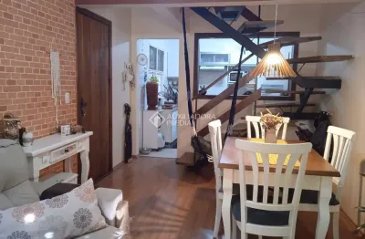 Casa em condomínio fechado com 2 quartos à venda na rua general gomes carneiro, 80, medianeira, porto alegre, 117 m2 por r$ 580.000