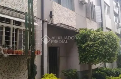 Apartamento com 2 quartos à venda na rua silveiro, 379, menino deus, porto alegre, 52 m2 por r$ 265.000