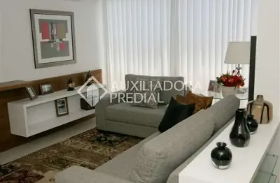 Apartamento com 2 quartos à venda na beco andaraí, 721, passo da areia, porto alegre, 68 m2 por r$ 790.000