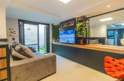 Casa em condomínio fechado com 3 quartos à venda na rua humberto de campos, 1051, partenon, porto alegre, 162 m2 por r$ 499.000