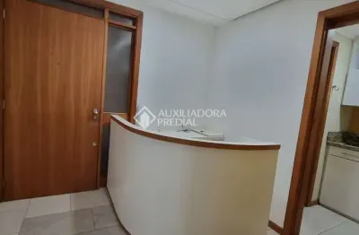 Sala comercial à venda na avenida getúlio vargas, 1594, menino deus, porto alegre, 40 m2 por r$ 295.000