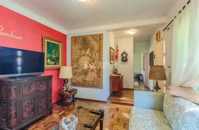 Casa com 3 quartos à venda na rua joão berutti, 336, chácara das pedras, porto alegre, 151 m2 por r$ 899.000