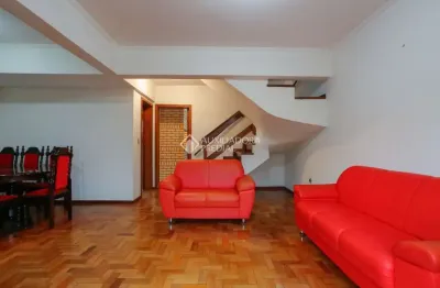 Casa com 2 quartos à venda na rua heitor manganelli, 397, jardim itu sabará, porto alegre, 131 m2 por r$ 560.000