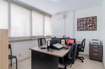 Sala comercial à venda na avenida getúlio vargas, 1151, menino deus, porto alegre, 41 m2 por r$ 430.000