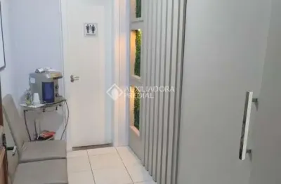 Sala comercial à venda na rua açores, 57, passo da areia, porto alegre, 33 m2 por r$ 249.000