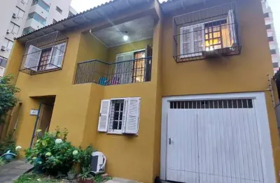 Casa com 4 quartos à venda na rua das caravelas, 46, vila ipiranga, porto alegre, 340 m2 por r$ 1.567.500