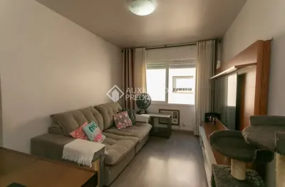 Apartamento com 2 quartos à venda na rua itiberê da cunha, 183, são sebastião, porto alegre, 70 m2 por r$ 320.000