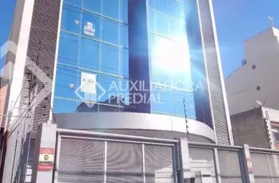 Sala comercial à venda na avenida ipiranga, 725, praia de belas, porto alegre, 27 m2 por r$ 180.000