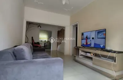 Apartamento com 2 quartos à venda na rua veranópolis, 573, passo da areia, porto alegre, 51 m2 por r$ 220.000