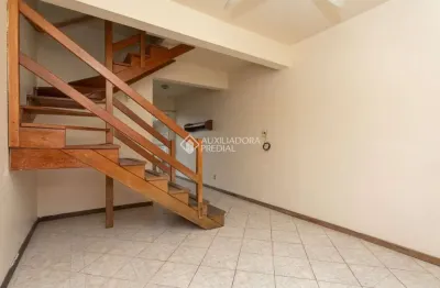 Casa em condomínio fechado com 2 quartos à venda na avenida josé aloísio filho, 801, humaitá, porto alegre, 85 m2 por r$ 315.000