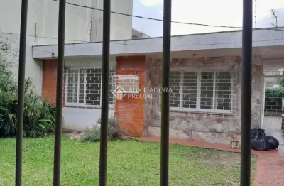 Casa com 4 quartos à venda na rua gaston englert, 125, vila ipiranga, porto alegre, 262 m2 por r$ 795.000